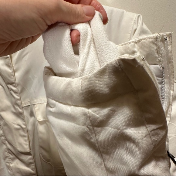 Women's White Quilted Jacket - Picture 3 of 9